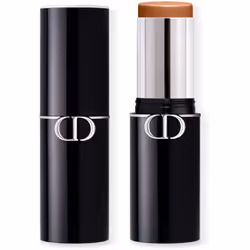 Le 1er fond de teint stick Dior multi-usage aux 24 h de tenue¹ et d’hydratation² qui offre un fini naturel et floutant.