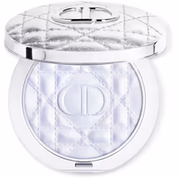 Dior Forever réinvente sa poudre illuminatrice lumineuse déclinée en 3 finis inédits¹ pour refléter la lumière sous tous les ...