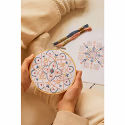 DMC BK1953 dessin de broderie Fleurs