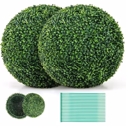 À propos de cet article 【Apparence vive et naturelle】Cet ensemble de plantes artificielles comprend 2 boules de buis de 50 cm ...