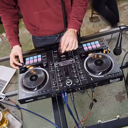 Hercules Inpulse 500 Graveur DVS (Digital Vinyl System) Noir - Vue supplémentaire 5