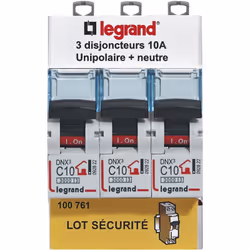 Le lot de 3 disjoncteurs DNX³ unipolaire + neutre 10A de Legrand constitue une solution fiable pour la protection des circuit ...