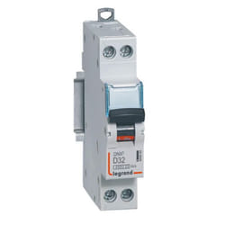 Disjoncteur DNX³ 4500 - vis/vis - U+N 230V~ 32 A - 4,5 kA - courbe D - 1 mo