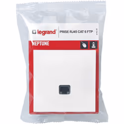 La prise RJ45 multimédia Neptune de Legrand, en blanc, est conçue pour assurer des connexions haut débit fiables dans vos ins ...