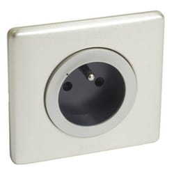 Legrand 067775 prise de courant