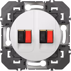 La prise haut-parleur double Dooxie de Legrand en finition blanche est la solution idéale pour connecter facilement deux ence ...