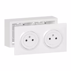 Ce kit double prise 2P+T Surface Dooxie en finition blanche est une solution pratique et design pour vos installations électr ...