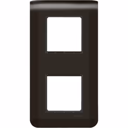 La plaque Mosaic avec support pour 2 x 2 modules montage vertical Noir Mat de Legrand est conçue pour répondre aux tendances  ...