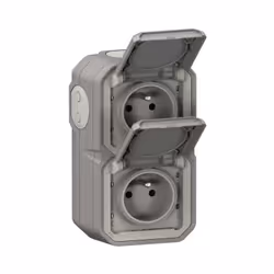 La double prise de courant verticale Legrand Plexo, avec volet de protection, est conçue pour les installations en environnem ...