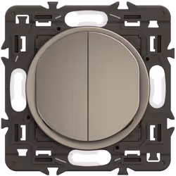 Le double poussoir inverseur Céliane 6A avec enjoliveur Titanium et support séduit par son design épuré et contemporain, idéa ...