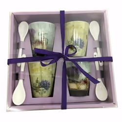 Coffret Expresso La Provence 4 tasses et 4 cuillères En céramique Dim d'un gobelet : Hauteur 7 - Diamètre 5.7 cm