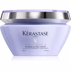 Il est bien plus simple de conserver la luminosité et la teinte de vos cheveux blonds froids que vous ne le pensiez. Le soin profond pour cheveux blonds froids décolorés ou méchés Kérastase Blond Absolu Masque Ultra-Violet se charge de tout. Il neutralise les sous-tons jaunes et cuivrés et vous aide à conserver votre teinte en apportant encore de l’hydratation
