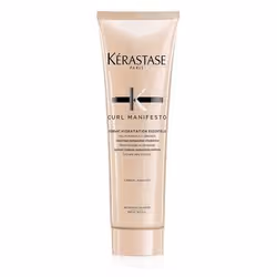 Prendre soin des cheveux bouclés n'est souvent pas une promenade de santé. Mais l’après-shampoing hydratant et nourrissant Kerastase Curl Manifesto Fondant Hydratation Essentielle vous facilite la tâche grâce à sa formule unique d'agents hydratants et définissants.