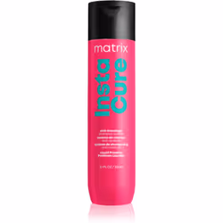 Des cheveux renforcés, sans aucun dépôt ou frisottis indésirable. C’est le résultat que vous propose le shampoing Matrix Tota ...