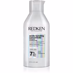 Vos cheveux méritent un soin de pointe sous la forme d'un shampoing exceptionnellement riche. Donnez-lui de la force et proté ...