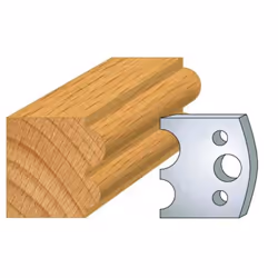 Jeu de 2 fers Hauteur 40mm Entr'axe 24mm Epaisseur 4mm Boudin de 8 et 6mm Fers réaffutables Se monte sur porte outils 40 et 5 ...