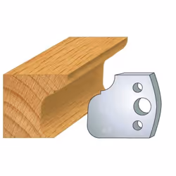 Jeu de 2 fers Hauteur 40mm Entr'axe 24mm Epaisseur 4mm Moulure Fers réaffutables Se monte sur porte outils 40 et 50mm entr'ax ...