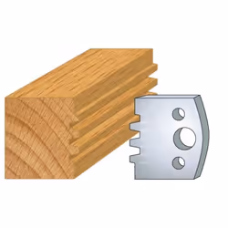 Jeu de 2 fers Hauteur 40mm Entr'axe 24mm Epaisseur 4mm Bouvetage 8mm Fers réaffutables Se monte sur porte outils 40 et 50mm e ...