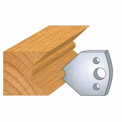 Jeu de 2 fers Hauteur 40mm Entr'axe 24mm Epaisseur 4mm Mouchette et chanfrein Fers réaffutables Se monte sur porte outils 40 ...