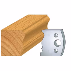 Jeu de 2 fers Hauteur 40mm Entr'axe 24mm Epaisseur 4mm Moulure plinthe Fers réaffutables Se monte sur porte outils 40 et 50mm ...