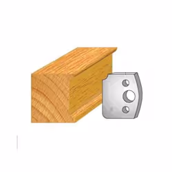 Jeu de 2 fers Hauteur 40mm Entr'axe 24mm Epaisseur 4mm Congé et quart de rond 5mm Fers réaffutables Se monte sur porte outils ...