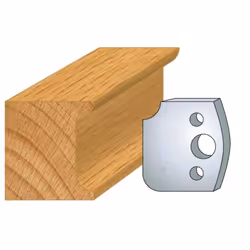 Jeu de 2 fers Hauteur 40mm Entr'axe 24mm Epaisseur 4mm Congé et quart de rond 8mm Fers réaffutables Se monte sur porte outils ...