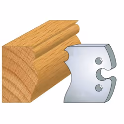 Jeu de 2 fers Hauteur 50mm Entr'axe 24mm Epaisseur 5,5mm Grain d'orge et moulure Fers réaffutables Se monte sur porte outils ...