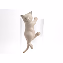 Vous êtes un amoureux des animaux ? Optez pour ce petit chat suspendu crème ! Il s'adaptera parfaitement à une décoration sob ...