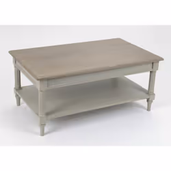 Pour une ambiance entre tradition et minimalisme, optez pour la superbe table basse en bois de Mindi de la gamme Edouard. vou ...
