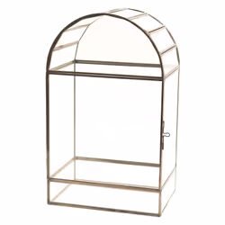 Cette jolie boîte en verre va vous séduire ! Sa forme originale apportera une touche décorative romantique et mettra en valeu ...