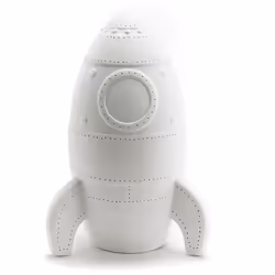 Prêts pour le décollage vers le pays des rêves ?Cette lampe Fusée de la marque Amadeus trouvera rapidement sa place dans la c ...