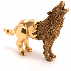 Vous allez adorer cette statue de loup dorée aux formes géométriques. Le loup étant un symbole de liberté, vous apprécierez s ...