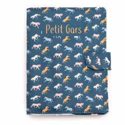 Adoptez cette magnifique pochette destinée au carnet de santé de la collection Marceau. Rassurez-vous, elle protègera les ind ...