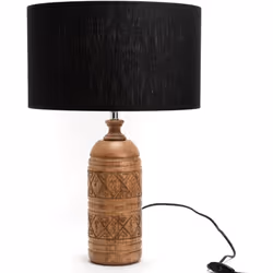 Optez pour cette lampe Konan pour votre intérieur. Elle mesure 55 cm de hauteur. Elle sera parfaite pour illuminer toute votr ...