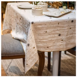 Découvrez notre somptueuse nappe "Poésie" de 150x250 cm, une véritable œuvre d'art textile qui allie élégance et raffinement. ...