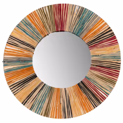 Apportez une touche de chaleur et d'originalité à votre intérieur avec ce magnifique miroir rond en raphia multicolore. Son d ...