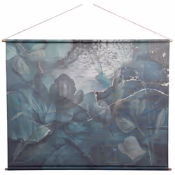 Apportez une touche d'élégance et d'authenticité à votre intérieur avec le kakemono Lisa bleu d'Amadeus. Mesurant 125x160 cm, ...