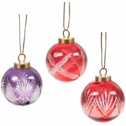 Ajoutez une touche d'élégance à votre décoration festive avec ce magnifique trio de boules de Noël en verre ciselé rouge et v ...