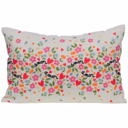 Apportez une touche de poésie et de romantisme à votre intérieur avec le coussin Amor Amor 40x60 cm de chez Amadeus. Son enve ...