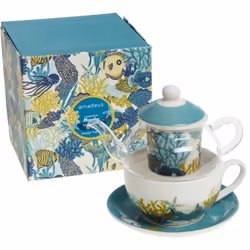 La collection Manatea d'Amadeus est une véritable célébration de la vie marine. Conçue en porcelaine fine bone china, célèbre ...