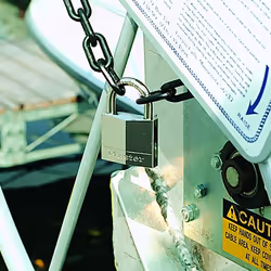 MASTER LOCK Cadenas en laiton massif nickel d'une largeur de 40 mm