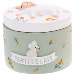 Petite boite à dents de lait en résine Mouton Matériau : Résine Dimensions : Hauteur 4.5 cm x Diamètre 5 cm La délicate petit ...