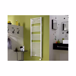 DESIGN Barres rondes galbées PRATIQUE Format étroit (40 cm) ou large (48 et 55 cm selon les modèles) Une salle de bains et de ...