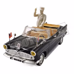 Véhicule Miniature assemble - Simca Chambord V8 Présidentielle avec figurine 1960 1/43 Norev