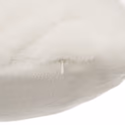 Coussin "Mara" 45x45cm, blanc en fourrure brodé