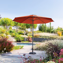 Profitez sereinement du soleil avec ce parasol toile ronde 3m Loompa coloris ambre de la marque Hespéride. Ouverture par mani ...