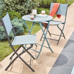 Idéale pour savourer un café au soleil en duo, la table de jardin pliante ronde "GREENSBORO" Hespéride est un indispensable p ...