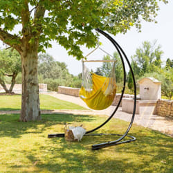 Hesperide - Chaise de détente suspendue Cuenca ocre en coton naturel et bois - Hespéride