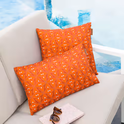 Apportez du pep's à votre mobilier de jardin grâce au coussin d'extérieur "ADIYA" Hespéride. Design et confortable Avec son i ...