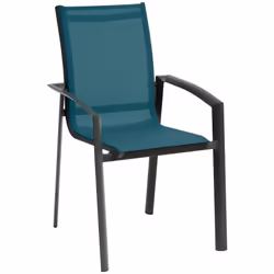 Profitez pleinement de votre espace extérieur grâce au fauteuil de jardin "AXANT" Hespéride. Un design épuré Parfait pour amé ...